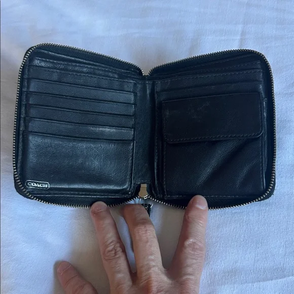 Coach Black Pebbled Leather Zip Around Wallet - Picture 5 of 8